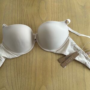 SKIMS Cream Underwire Bra with Molded Cups and Adjustable Straps
